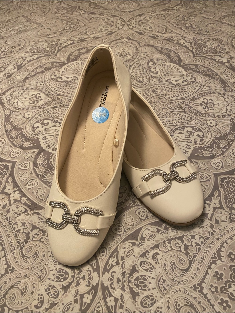 London Fog Flats 10W